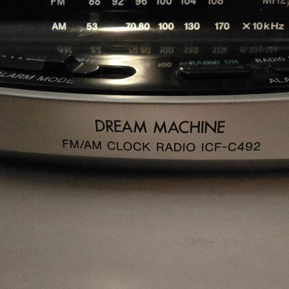 VTG Sony Dream Machine AM/FM Alarm Clock Radio Model ICF-C492-Tested